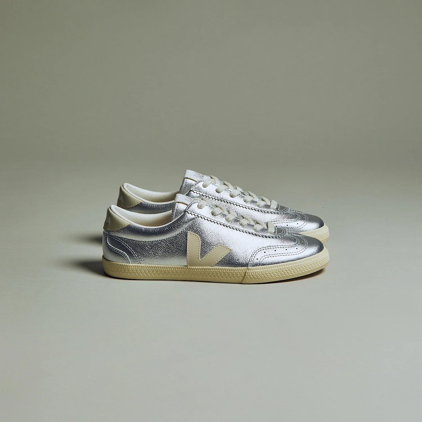 Veja Volley Silver Pierre