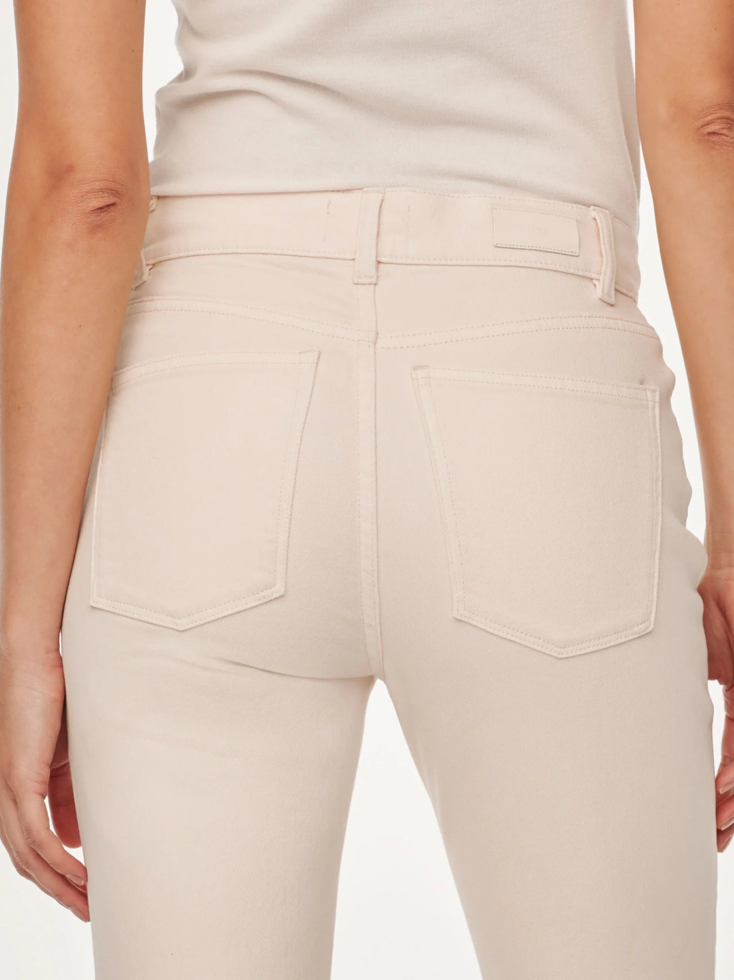 DL1961 Patti Straight 13746 Ecru Panelled
